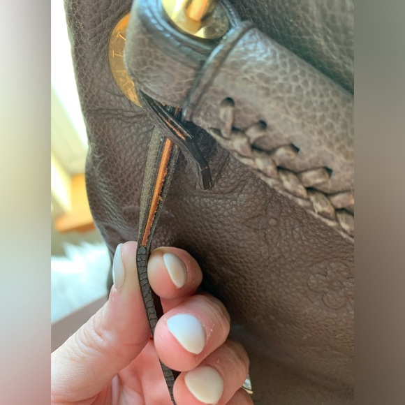 Louis Vuitton Artsy MM Monogram Empreinte Bag - Picture 10 of 16